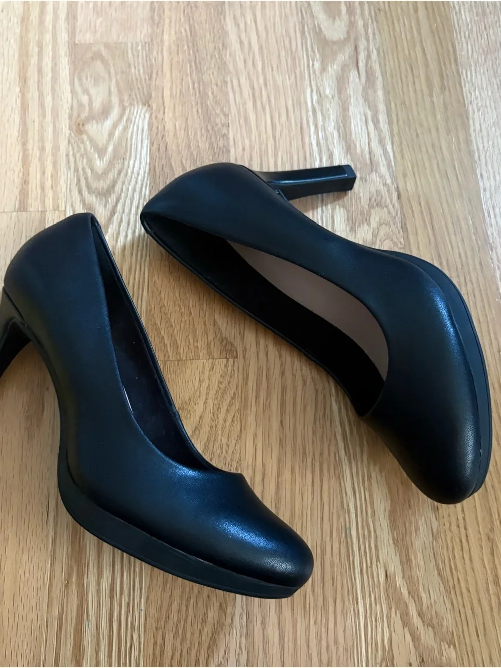 Clarks Black Mid Heel Women's Pumps Sz 8 Shoes